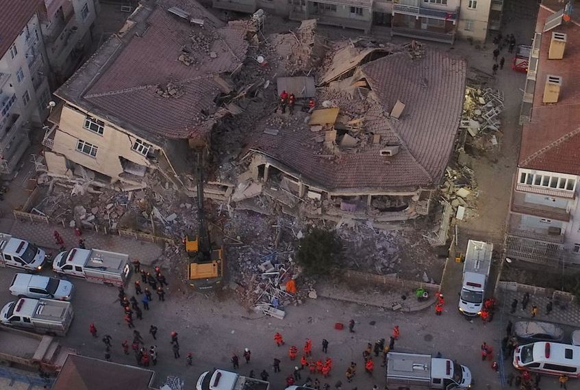 Elazığlı depremzedeler sordu: Bu kadar yardım nereye gitti?