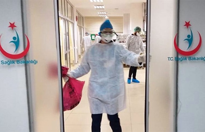 Koronavirüsten can kaybı 2 bin 992 oldu