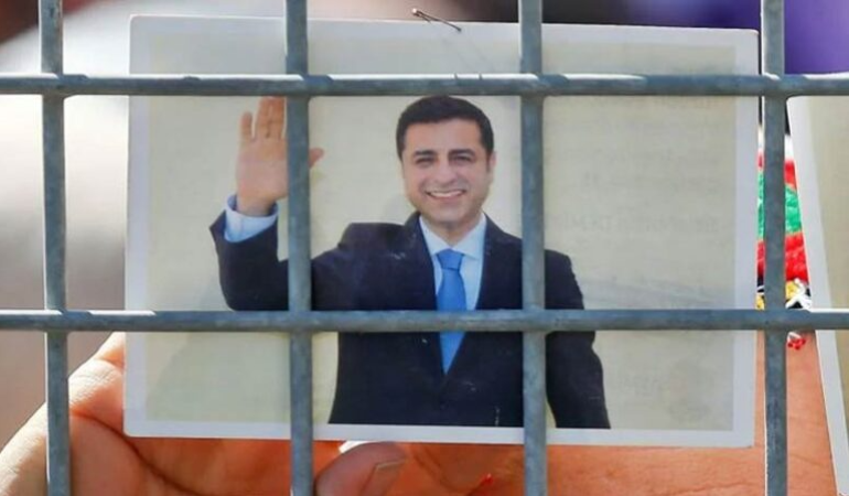 Selahattin Demirtaş’a 2 yıl 6 ay hapis cezası