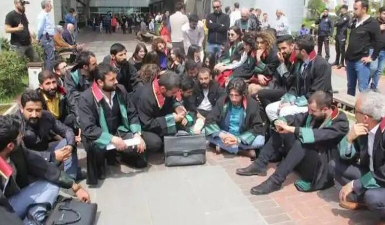 10 Ekim Katliamı’nı protesto eden avukatlara örgüt propagandasından ceza istendi