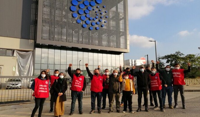 Sendikaya üye olduğu için işten çıkarılan metal işçileri greve başladı: 5 gözaltı