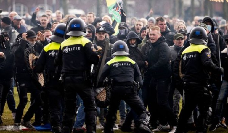 Hollanda’da Korona önlemlerine karşı gösteriler