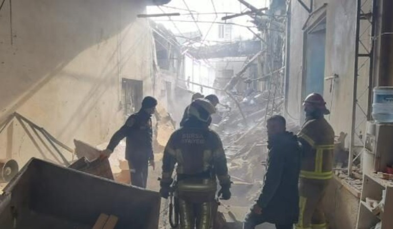 Bursa’da mobilya fabrikasında patlama: 1 işçi öldü, 4’ü ağır 6 işçi yaralandı