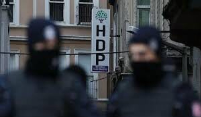 40 İlde HDP il ve ilçe başkanlarının da bulunduğu 718 gözaltı