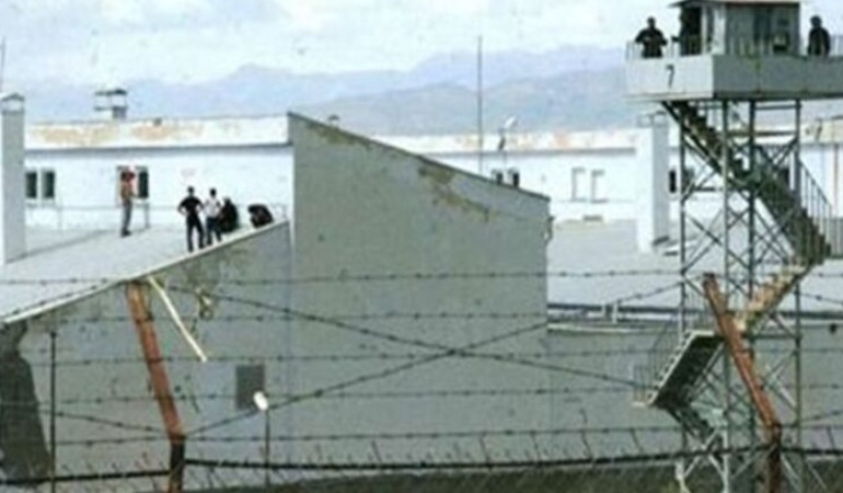 Garê operasyonu sonrası tutuklulara zorla ayakta sayım ve darp