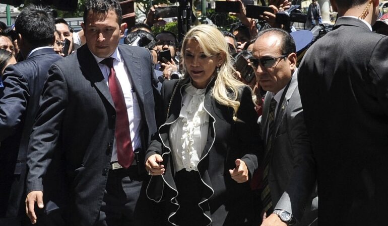 Bolivya’da cunta lideri Anez ile 2 eski bakan hakkında önleyici tutuklama kararı