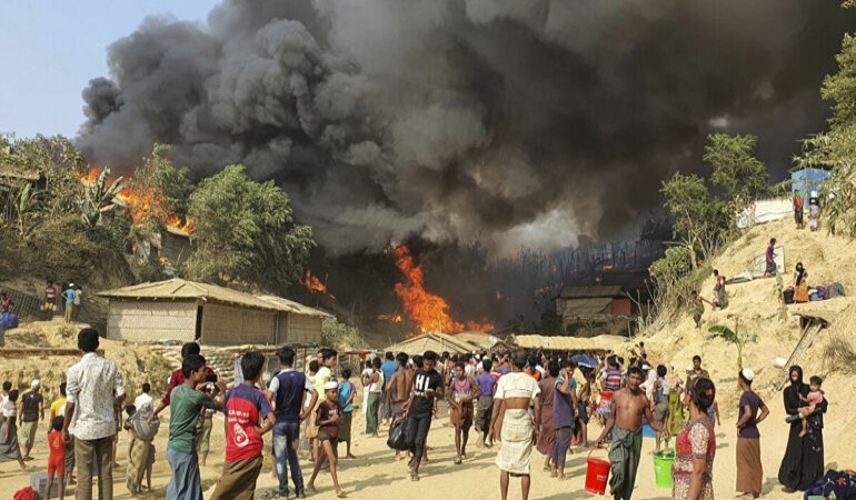 Rohingya mültecileri kampında yangın: 15 kişi ölü 400 kişi kayıp