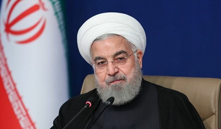 Ruhani, koronavirüsle mücadelede ülkesindeki muhafazakarları suçladı