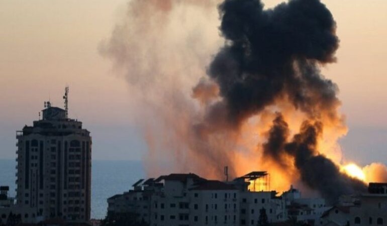 İsrail, Associated Press ve Al Jazeera ofislerinin de bulunduğu binayı yerle bir etti