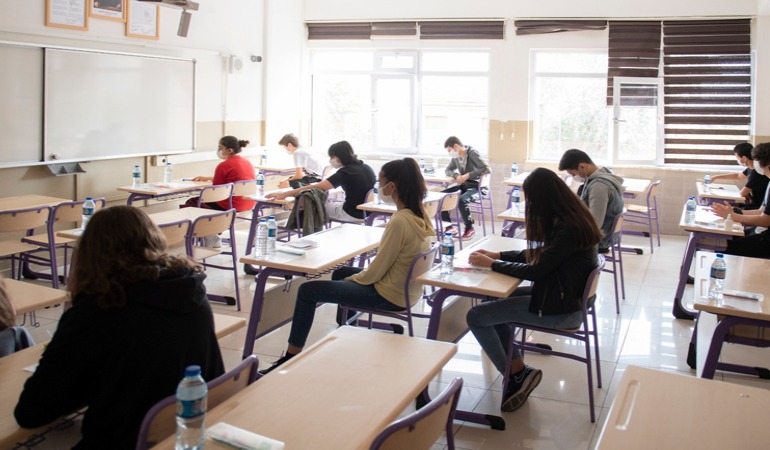 Lise sınavlarında iptal yok, düzenleme var