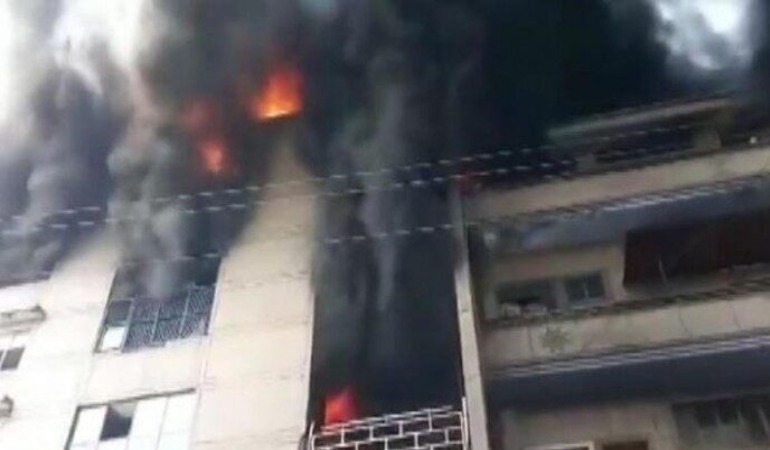 Hindistan’da fabrika yangını: 15 işçi yaşamını yitirdi