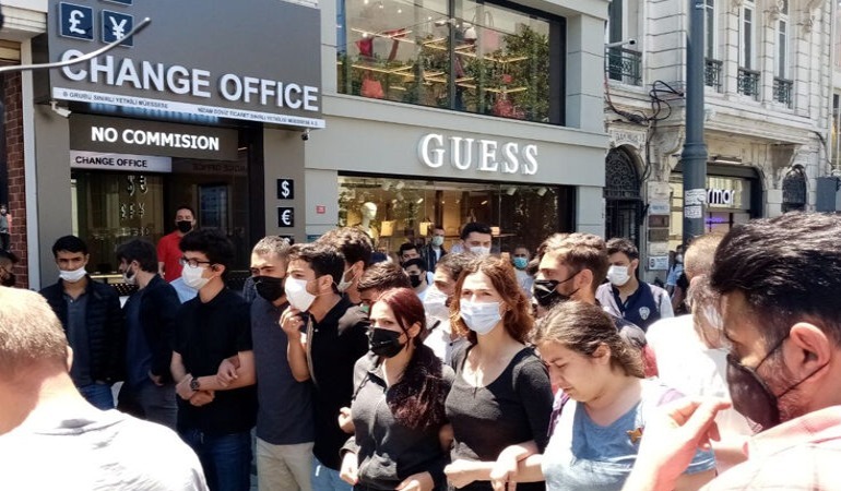 Taksim’de  mafya-siyaset ilişkisini protesto edenlere gözaltı