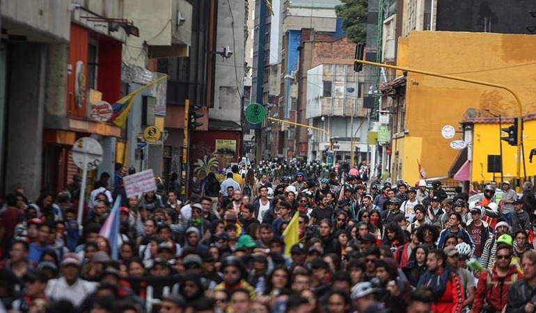 kolombiya-hukumet-karsiti-gosteriler