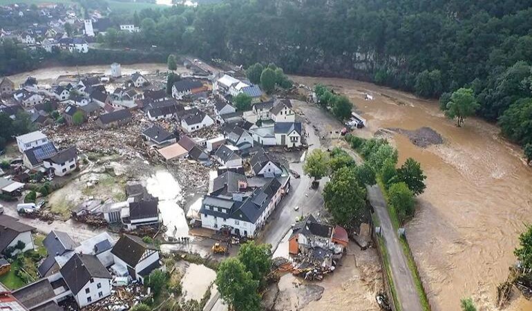 Almanya tarihinin en büyük sel felaketi 95 can aldı, 1300’den fazla kişi kayıp