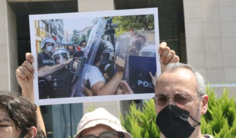 Polis tarafından darp edilen gazeteciler suç duyurusunda bulundu