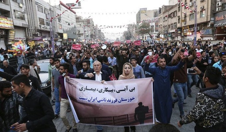 İran’ın Huzistan eyaleti su ve elektrik kesintisiyle karşı karşıya