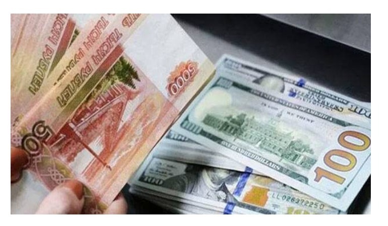 Rus rublesi yüzde 30 civarında değer kaybetti