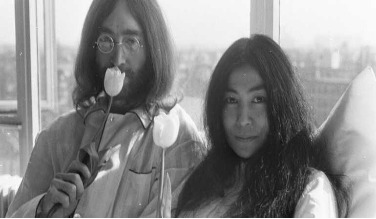 Beatles`in  gölgesi Yoko Ono
