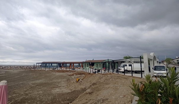 Mahkemeye Rağmen Sahil Talanı