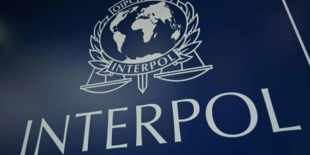 Interpol Uyardı: Ukrayna’da Silahlar Karaborsada