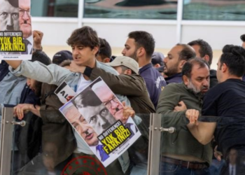 Steinmeier Türkiye’de “Katil Almanya” sloganlarıyla karşılandı.