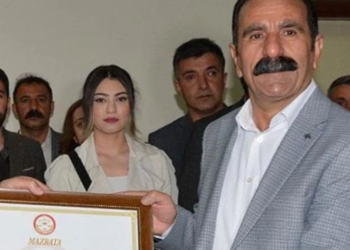 Kürtsüz demokrasi Hakkari’ye kayyum