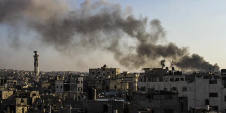 İsrail Gazze’nin kuzeyinde sivil konutlara hava saldırısı düzenledi