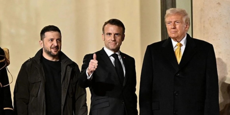 Macron, Zelenski ve Trump Paris’te Rusya-Ukrayna savaşını görüştü