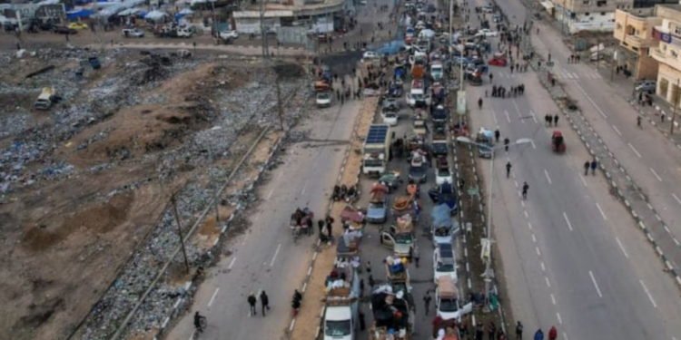 Gazze’de kırılgan ateşkes anlaşması korunuyor: Filistinliler evlerine dönüyor