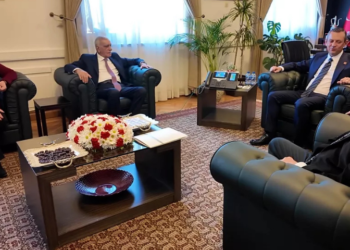 DEM Parti Heyeti, CHP Lideri Özgür Özel ile Görüştü: “Demokrasi tek kişi için değil, tüm Türkiye için”