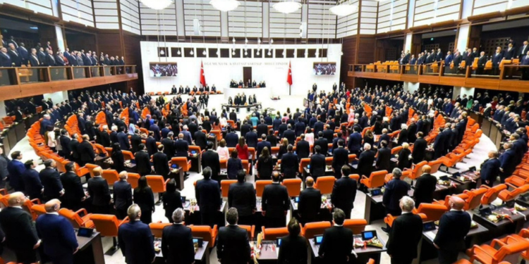 Vatandaşın ulaşamadığı sağlık hizmetine milletvekilleri için kişi başına harcama 220 bin lirayı aşıyor