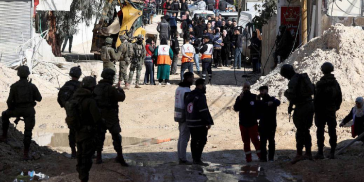 İsrail Ordusu, Azzun beldesine baskın düzenledi: Yaklaşık 200 gözaltı