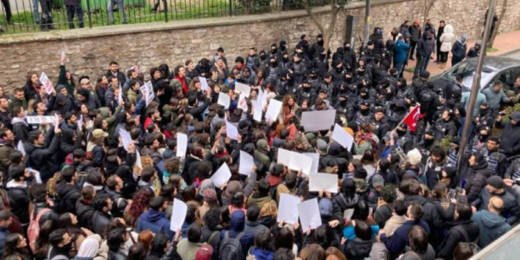 İstanbul Üniversitesi öğrencilerinden Ekrem İmamoğlu olaylarına ilişkin açık mektup