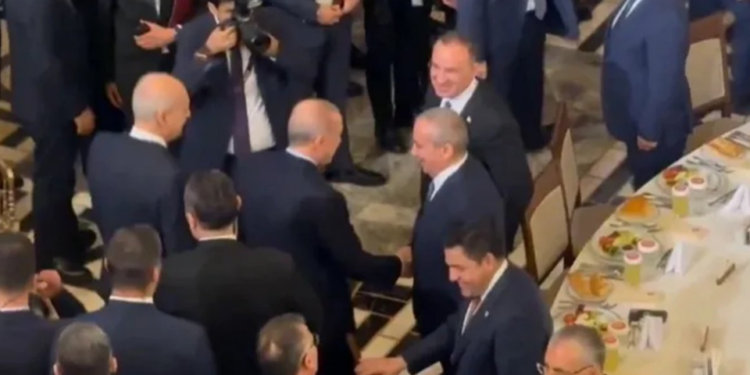 Sırrı Süreyya Önder, meclis iftarında Erdoğan ile ne konuştuğunu anlattı