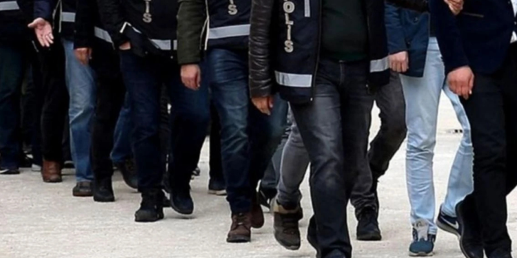 İstanbul ve İzmir’de polis operasyonları: Çok sayıda kişi gözaltına alındı