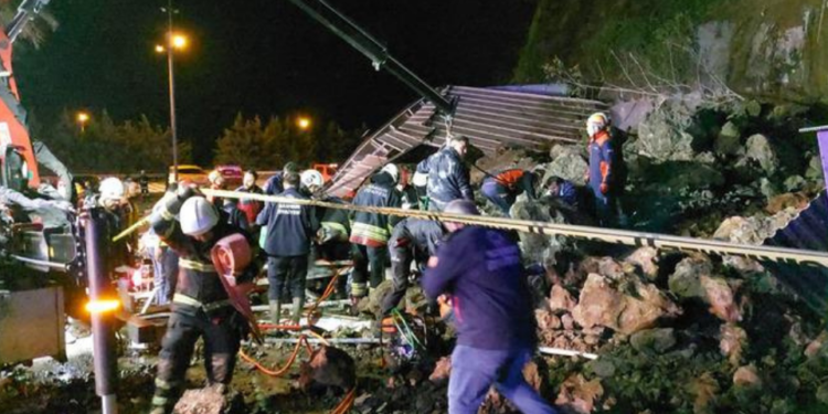 Samsun’da heyelan faciası: 3 kişi hayatını kaybetti