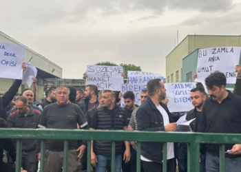 Aroma Fabrikası’nda grev sürüyor: Bir işçi tazminatsız işten atıldı, işçilere ‘kapanma’ tehdidi