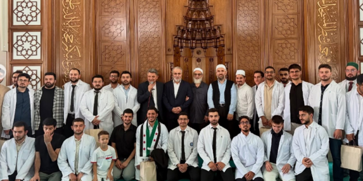 Gülhane Tıp Fakültesi mezuniyet töreni camide yapıldı: Tartışmalı ilahiyatçılardan nasihat