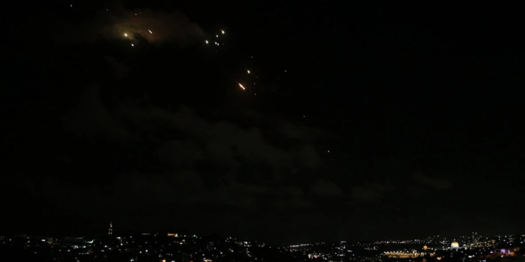 İran’dan İsrail’e “Gerçek Vaad 3” Operasyonu: Tel Aviv’e 150 Hipersonik Füze