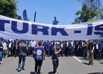 Türk-İş’ten beş haftalık eylem planı: AKP il binaları önünde basın açıklamaları ve iş bırakmalar başlıyor