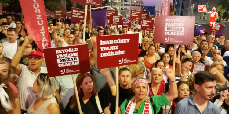 Beyoğlu Belediyesi önünde gözaltı protestosu