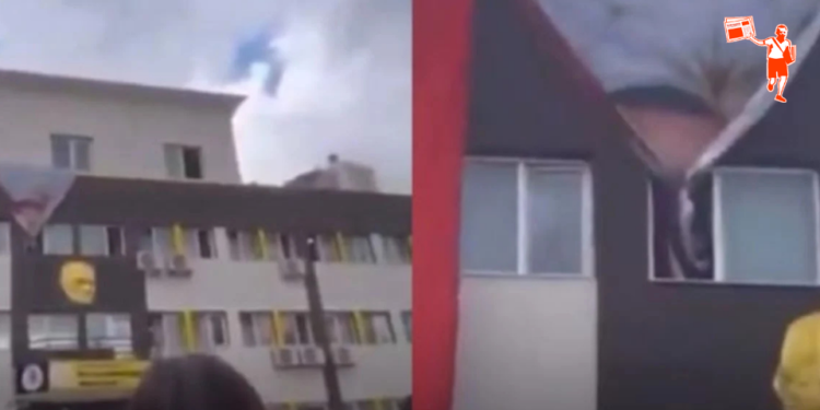 Cumhuriyet Bayramı’nda Erdoğan posteri talimatı: Liselilerin protestosu sonrası öğrenciye uzaklaştırma cezası