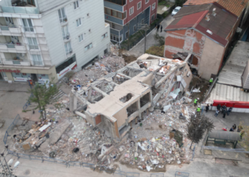 Facia göz göre göre geldi: Gebze’de çöken binayla ilgili CİMER şikâyeti ortaya çıktı