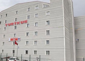 Kocaeli Üniversitesi’nde 19 Mart eylemine katılan 8 öğrenci yurttan süresiz atıldı