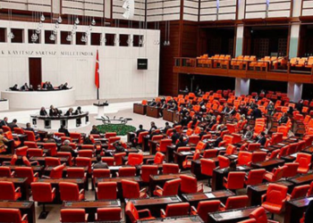 Meclis’te yoklama krizi: AKP’den vekile maaş kesintili düzenleme