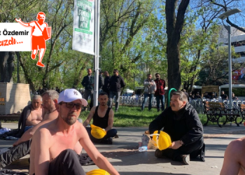 BİR İSTİBDATIN GÜNBATIMI: DİRENİŞ VE DEBELENME